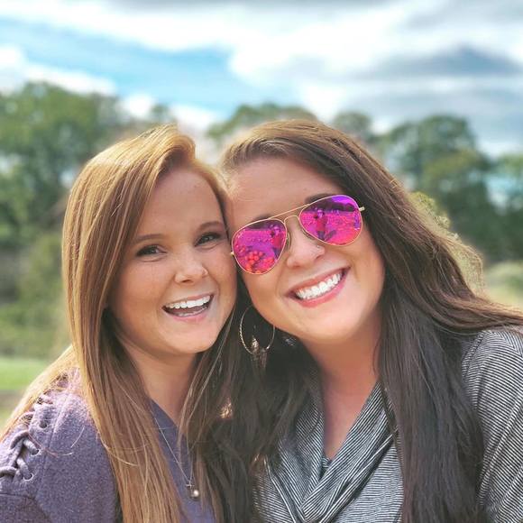 Meet your Posher, Kayla - Picture 1 of 1